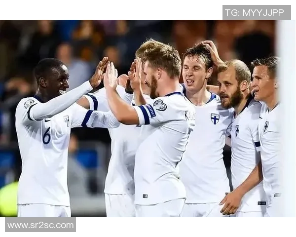 波兰与荷兰首发阵容对决莱万与范戴克争锋相对